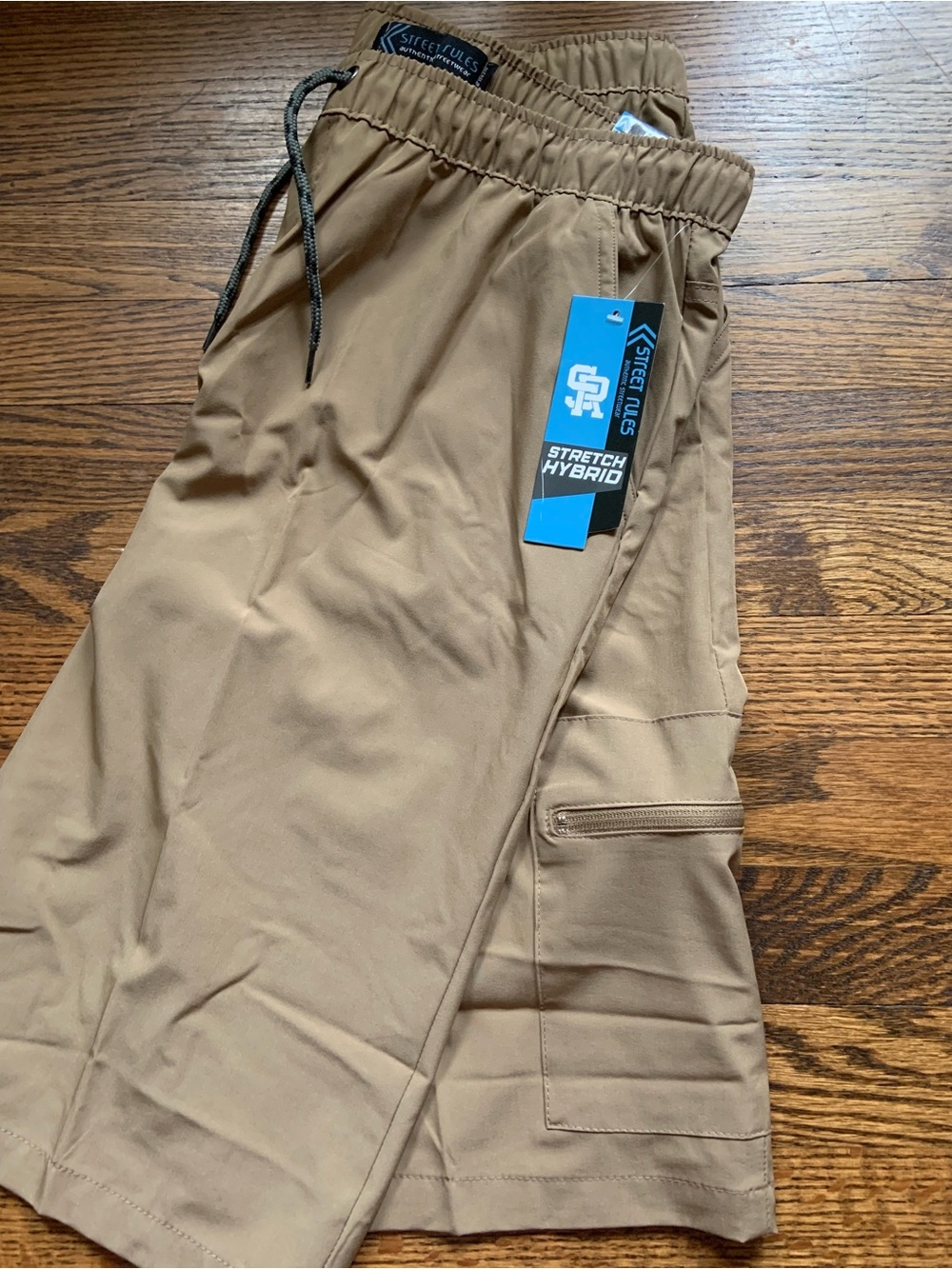 Stretch Hybrid Cargo Shorts - Tan
